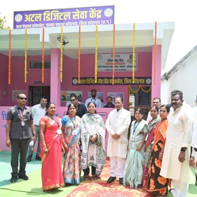मुख्यमंत्री ने अटल डिजिटल सुविधा केंद्र का किया निरीक्षण, ग्रामीणों से लिया योजनाओं के प्रभाव का फीडबैक