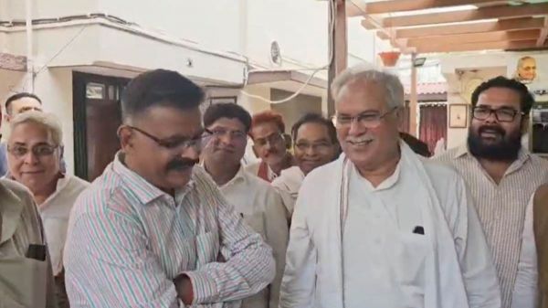 भूपेश बघेल से मिले निलंबित CEO रूपेश पांडेय, कहा &ndash; मेरे खिलाफ हुई एकपक्षीय कार्रवाई, मुख्य सचिव के समक्ष करेंगे अपील