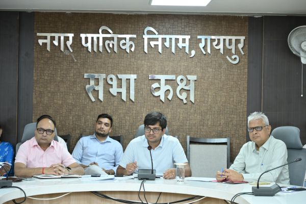 रायपुर नगर निगम सख्त: बड़े बकायादारों पर होगी कड़ी कार्रवाई, रोज 1 करोड़ रुपये राजस्व वसूली का लक्ष्य