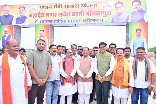 मुख्यमंत्री विष्णु देव साय ने भीखमपुरा में निर्माणाधीन पीएम आवासों का किया निरीक्षण