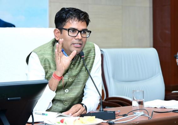 आवासीय कॉलोनियों की समस्याओं पर मंत्री ओपी चौधरी ने प्रतिनिधियों के साथ की बैठक, नियमित स्टेकहोल्डर मीटिंग आयोजित करने के दिए निर्देश