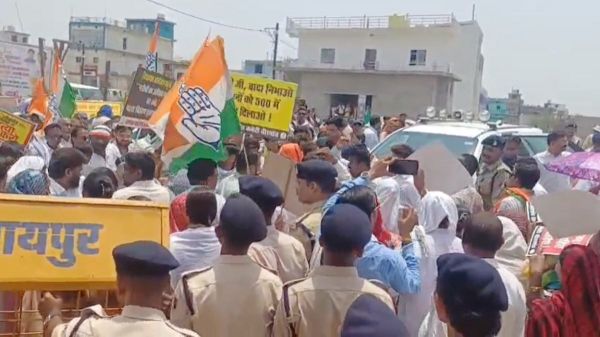 कांग्रेस के प्रदर्शन से गरमाया सुशासन तिहार, विधायक का काफिला रोकने की कोशिश