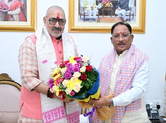 केंद्रीय मंत्री गिरिराज सिंह ने मुख्यमंत्री विष्णुदेव साय से की मुलाकात