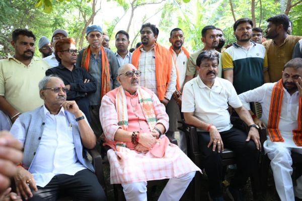 केंद्रीय मंत्री गिरिराज सिंह के रायपुर प्रवास पर सांसद बृजमोहन अग्रवाल के नेतृत्व में विभिन्न जनहितकारी कार्यक्रमों का आयोजन