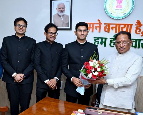 मुख्यमंत्री विष्णु देव साय से प्रशिक्षु आईएएस अधिकारियों ने की मुलाकात