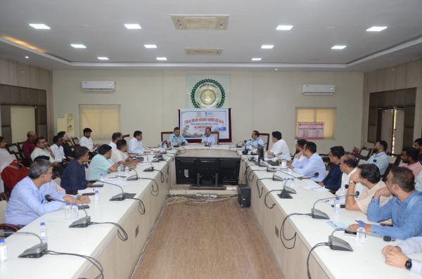 स्थानीय उत्पादों को अंतरराष्ट्रीय बाजार तक पहुंचाकर बढ़ेगी आय :- कलेक्टर डॉ. गौरव सिंह