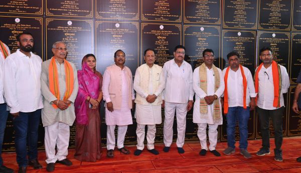 मुख्यमंत्री नवनिर्मित नगर पंचायत शिवनंदनपुर के शपथ ग्रहण समारोह में हुए शामिल