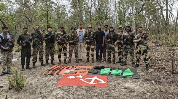 सुरक्षाबलों को बड़ी सफलता : कांकेर के आमाटोला जंगल में मिला नक्सलियों का विस्फोटक डंप