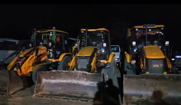 CM साय की सख्ती का असर: अवैध खनन-परिवहन में लगे 3 JCB और 3 ट्रैक्टर जब्त, मुख्यमंत्री हेल्पलाइन में शिकायत पर हुई कार्रवाई