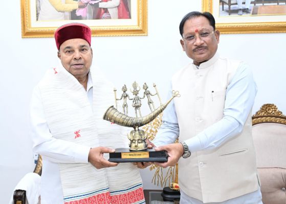 मुख्यमंत्री विष्णुदेव साय से कर्नाटक के राज्यपाल थावरचंद गहलोत ने की मुलाकात