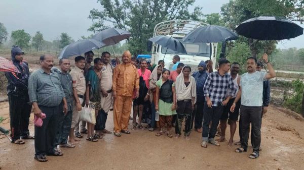 बगनई नदी में फंसे 14 मजदूरों का सफल रेस्क्यू, रातभर पेड़ पर बिताई रात