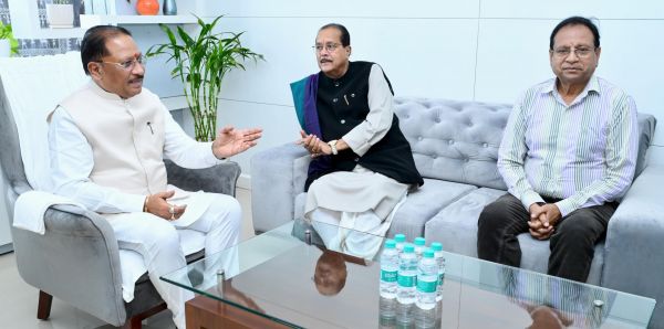 मुख्यमंत्री विष्णु देव साय से झारखंड के वित्त मंत्री राधाकृष्ण किशोर ने की मुलाकात