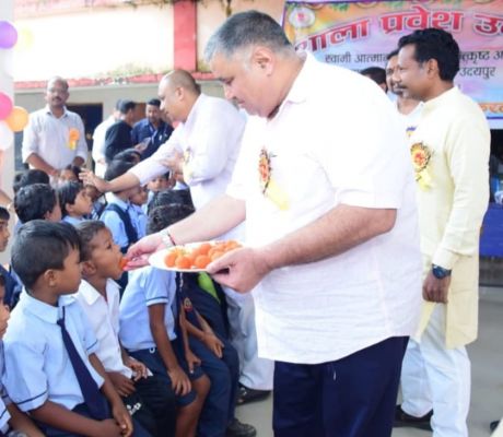 शाला प्रवेश उत्सव में गूंजा शिक्षा का उत्साह, मंत्री राजेश अग्रवाल ने नवप्रवेशी बच्चों का किया आत्मीय स्वागत