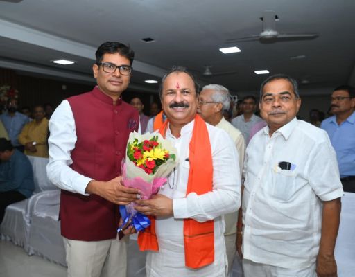 रायपुर विकास प्राधिकरण के नए उपाध्यक्ष डॉ. जय प्रकाश शर्मा ने संभाला पदभार, मंत्री ओ.पी. चौधरी हुए समारोह में शामिल