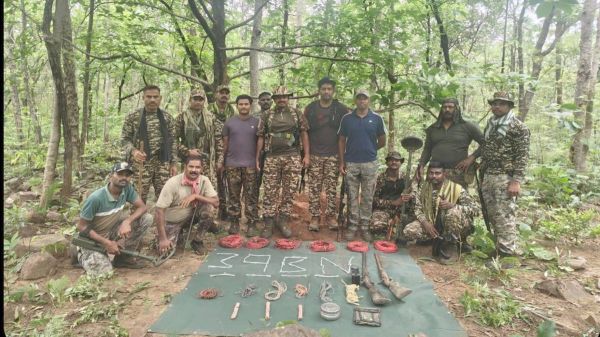 सुरक्षा बलों को मिली बड़ी कामयाबी, माओवादियों का हथियार-IED डंप बरामद