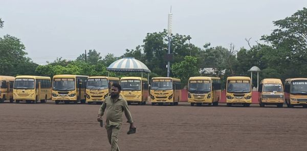 रायपुर में 200 से अधिक स्कूल बसों की फिटनेस जांच, सुरक्षा मानकों में खामी मिलने पर होगी कार्रवाई
