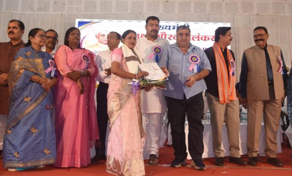 शिक्षा ही सफलता का मूल मंत्र है, कोई भी बच्चा शिक्षा से वंचित न रहे &mdash; मंत्री राजेश अग्रवाल