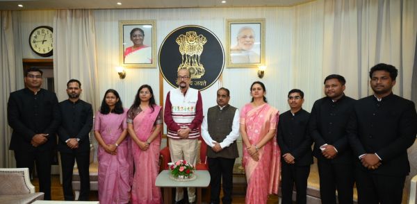 ईमानदारी और संवेदनशीलता से करें सेवा, राज्यपाल ने प्रशिक्षु डिप्टी कलेक्टरों को दिए सफलता के मंत्र
