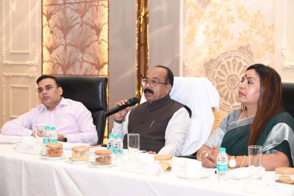 खेल अधोसंरचना और प्रशिक्षण को मिलेगी रफ्तार, उपमुख्यमंत्री अरुण साव ने अधिकारियों की ली समीक्षा बैठक