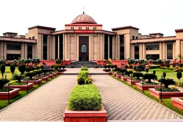 जनप्रतिनिधियों के लंबित मामलों पर हाईकोर्ट सख्त, ट्रायल कोर्ट से मांगी ताजा रिपोर्ट