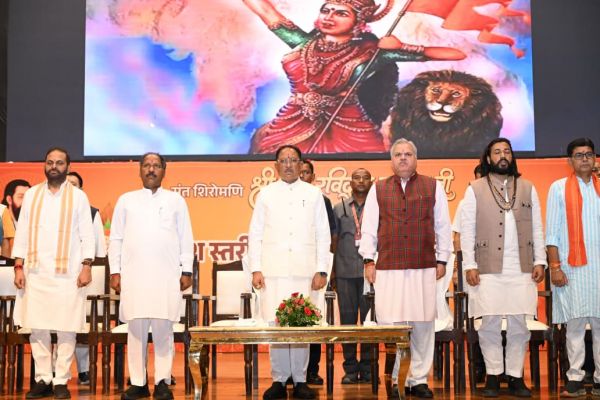 संत रविदास की 650वीं जयंती वर्ष पर आयोजित कलश वंदन महाअभियान में शामिल हुए मुख्यमंत्री साय