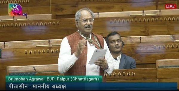 जागरूक हो रहे छत्तीसगढ़ के नागरिक: राष्ट्रीय उपभोक्ता हेल्पलाइन पर शिकायतें 20,000 के पार, 100% मामलों का हुआ सफल निवारण - बृजमोहन अग्रवाल