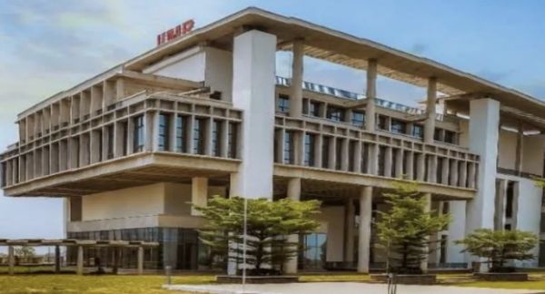 योजना, आर्थिक एवं सांख्यिकी विभाग और IIM रायपुर के बीच MOU: सुशासन, नीति निर्माण और साक्ष्य-आधारित निर्णय प्रणाली को मिलेगा बढ़ावा