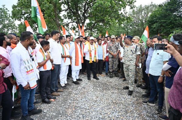 श्यामगिरी में शहीद पूर्व विधायक स्व. भीमा मंडावी को उप मुख्यमंत्री विजय शर्मा और वन मंत्री केदार कश्यप ने दी श्रद्धांजलि