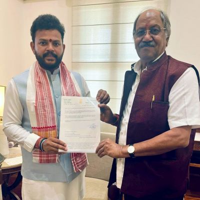 रायपुर एयरपोर्ट को अंतरराष्ट्रीय दर्जा और बिलासपुर एयरपोर्ट के उन्नयन की मांग को लेकर सांसद बृजमोहन अग्रवाल ने केंद्रीय नागरिक उड्डयन मंत्री से की मुलाकात