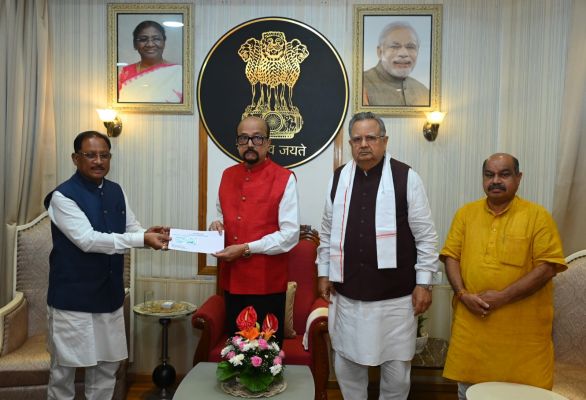 सीएम साय ने राज्यपाल रमेन डेका से की भेंट, असम के बाढ़ पीड़ितों की सहायता के लिए 5 करोड़ का दिया चेक