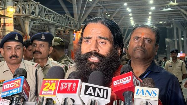 रायपुर पहुंचे बाबा रामदेव बोले- शिक्षा-चिकित्सा व्यवस्था में सुधार की जरूरत