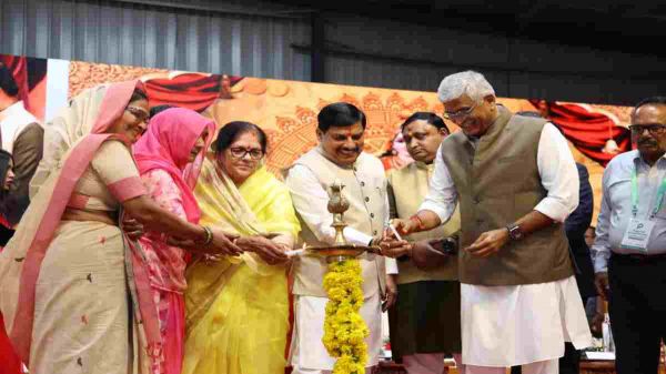 मुख्यमंत्री डॉ. मोहन ने किया एडवांस ऑप्टिकल फाइबर-बैटरी मैन्युफैक्चरिंग प्लांट का उद्घाटन