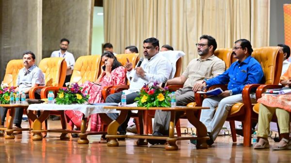 सरकारी स्कूलों में पढ़ाई की गुणवत्ता पर फोकस, मंत्री गजेंद्र यादव ने अधिकारियों को दिए सख्त निर्देश