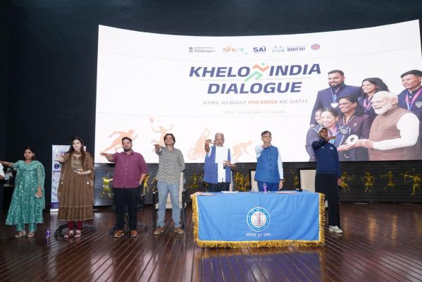 एम्स रायपुर में आयोजित &lsquo;खेलो इंडिया संवाद&rsquo; में रायपुर सांसद बृजमोहन अग्रवाल ने युवाओं और खिलाड़ियों में भरा नया जोश