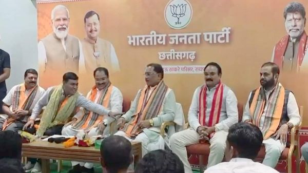 CM साय की मौजूदगी में कोयलीबेड़ा के 150 से ज्यादा ग्रामीणों का BJP में प्रवेश