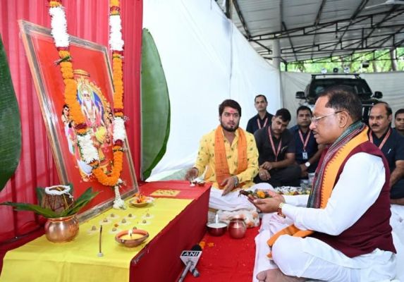 सृजन, कौशल और श्रम के सम्मान का संदेश देती है भगवान विश्वकर्मा की आराधना : मुख्यमंत्री विष्णु देव साय