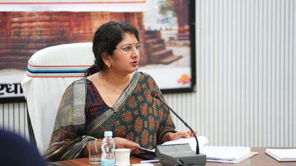 तंत्र क्रिया के आरोप में छात्र को थमाया टीसी, बाल आयोग ने लिया संज्ञान, अध्यक्ष वर्णिका शर्मा ने आवश्यक कार्रवाई के दिए निर्देश