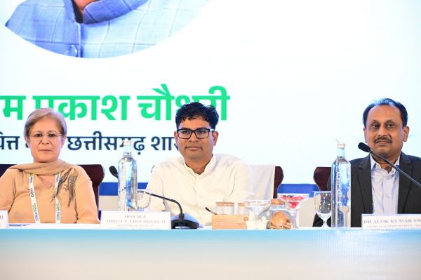 कैंसर केयर पर BMC कॉन्क्लेव में मंत्री OP चौधरी का जोर, बोले- आर्थिक विकास के साथ मजबूत हो स्वास्थ्य सेवाएं