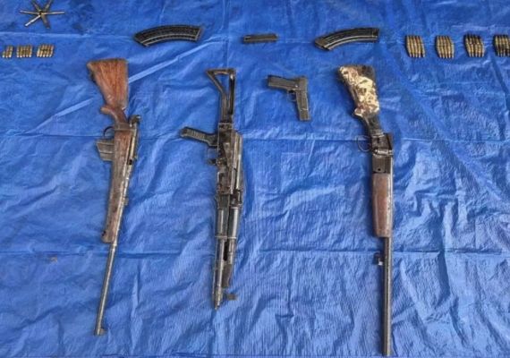 बीजापुर के जंगल में सुरक्षाबलों की सर्चिंग के दौरान मिला नक्सली डंप, AK-47 और 9 एमएम पिस्टल बरामद