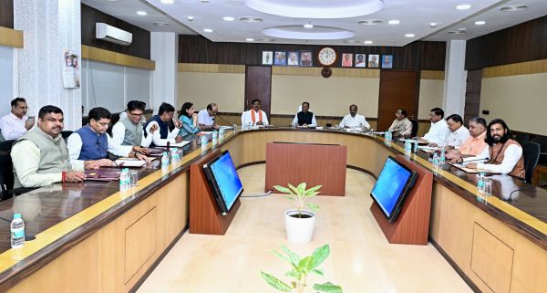 छत्तीसगढ़ कैबिनेट बैठक में लिए गए बड़े फैसले: अतिथि व्याख्याताओं की नीति में बदलाव, पूर्व अग्निवीरों को 10% आरक्षण, जानिए अन्य निर्णय