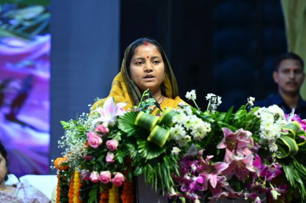 वरिष्ठजनों का अनुभव हमारी शक्ति और उनकी गरिमा हमारी जिम्मेदारी :- मंत्री लक्ष्मी राजवाड़े