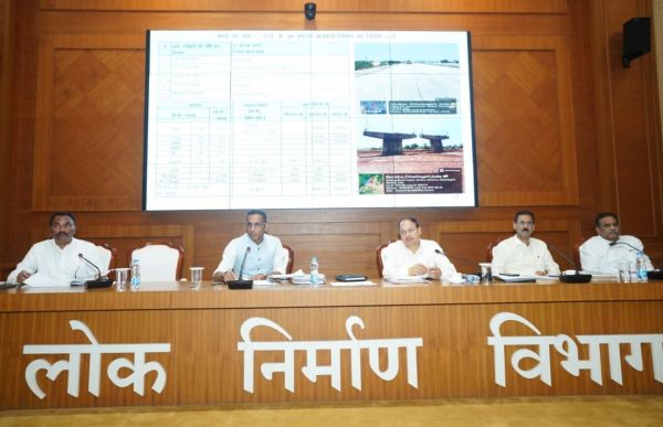 PWD की समीक्षा बैठक में सख्ती: टाइमलाइन और गुणवत्ता से समझौता हुआ तो होगी कार्रवाई