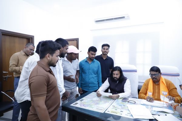 भाजपा प्रदेश कार्यालय के &lsquo;सहयोग केंद्र&rsquo; में कैबिनेट मंत्री गुरु खुशवंत साहेब ने किया संवाद