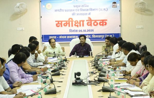 प्रमुख सचिव सोनमणि बोरा ने बिलासपुर में विकास कार्यों की समीक्षा की, अरपा प्रदूषण पर दिए अहम निर्देश