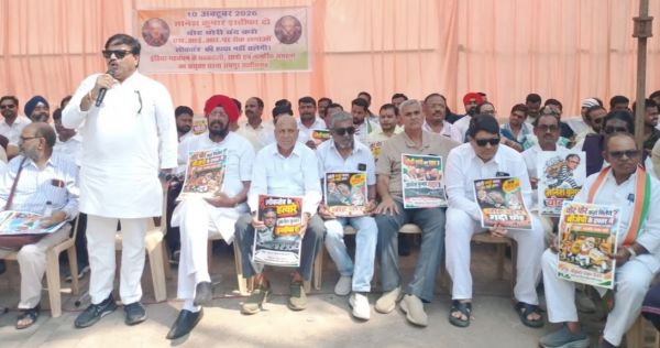 मतदाता सूची में गड़बड़ी का आरोप, INDIA गठबंधन ने राज्यपाल को सौंपा ज्ञापन
