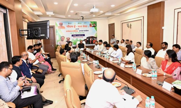 रायपुर, बिलासपुर, दुर्ग-भिलाई और कोरबा को मिलेंगी 240 ई-बसें, उप मुख्यमंत्री अरुण साव की मौजूदगी में हुआ करार
