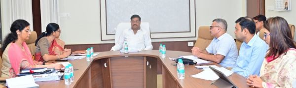 किसानों की सुविधा सर्वोपरि, आगामी धान खरीदी के लिए समय रहते पूरी करें सभी तैयारियां : खाद्य मंत्री दयाल दास बघेल