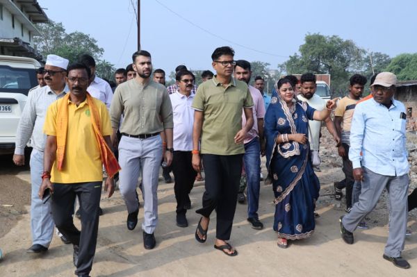 वित्त मंत्री ओ.पी. चौधरी ने कैनाल लिंक रोड, बोइरदादर स्टेडियम, मरीन ड्राइव, तालाबों के सौंदर्यीकरण और ऑक्सीजोन का किया निरीक्षण