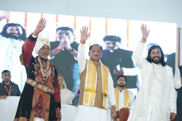मुख्यमंत्री साय भण्डारपुरी धाम में आयोजित गुरु दर्शन एवं संत समागम मेले में हुए शामिल