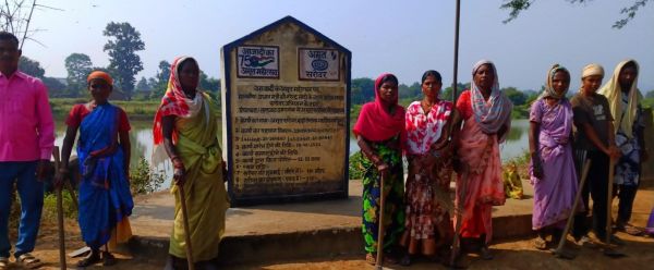 माटी में रोजगार- प्रतिदिन 300 रुपए की मजदूरी से श्रमिक परिवारों को मिला मजबूत आर्थिक आधार, पलायन पर लगी रोक
